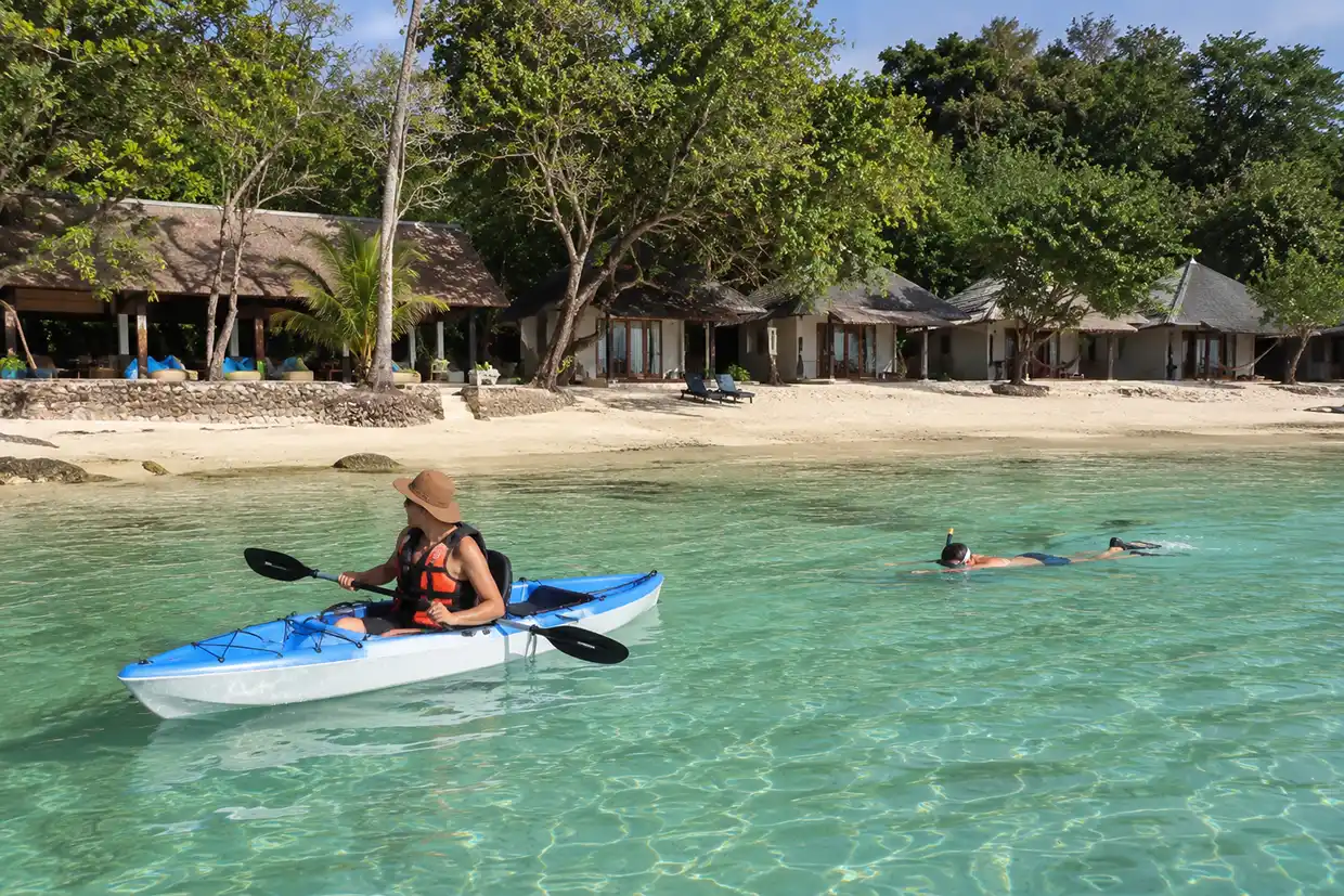 ativitas pantai di resort Kepulauan Seribu