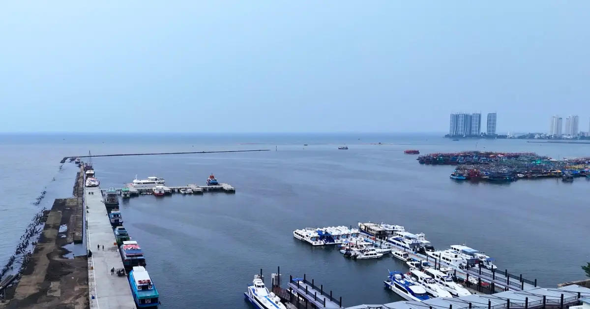Akses ke pulau Seribu dari pelabuhan Kali Adem muara Angke