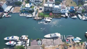 Dermaga Akses ke pulau seribu