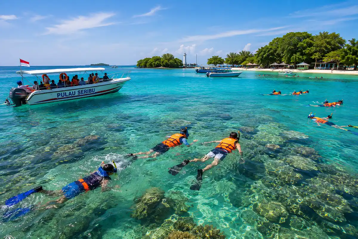 snorkeling dan island hopping Pulau Seribu